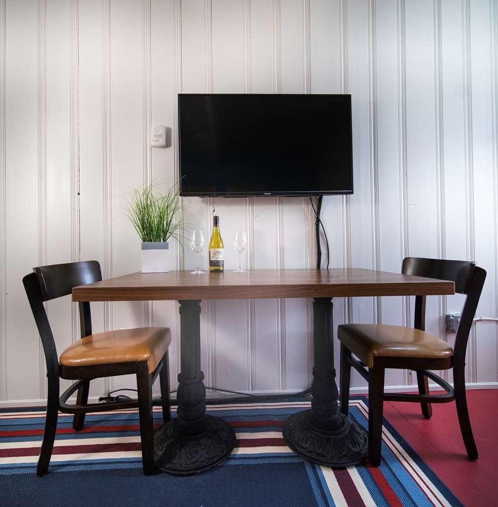 Surfside Inn Chatham Rum bild